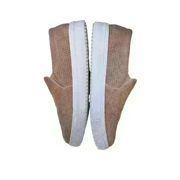 Blondo Women's‎ Gallert Waterproof Slip On Sneaker in Mushroom Suede Women’s 7.5 - Picture 4 of 9